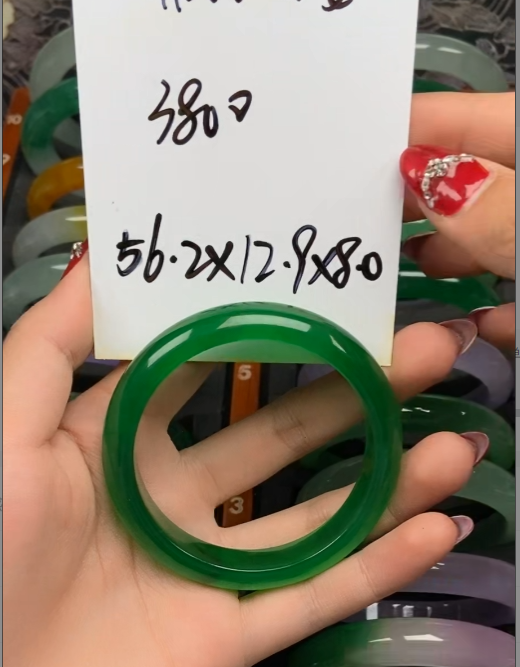 瓶子姐曼德勒线上专拍